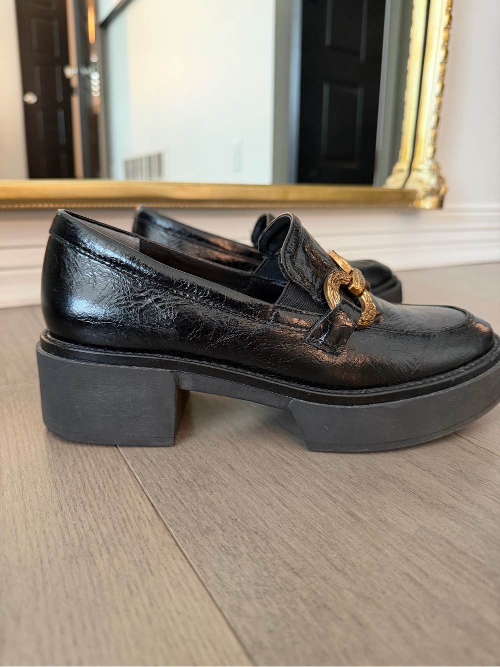 Dolce Vita Black Leather Loafers with Gold Chain Detail - Picture 3 of 4